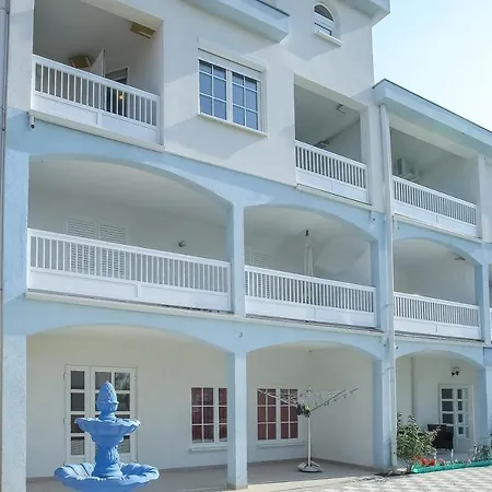 Senita's & Apart-hotel